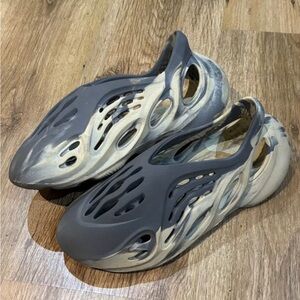 REAL Adidas Yeezy Foam Runner MXT Moon grey Size 8 US